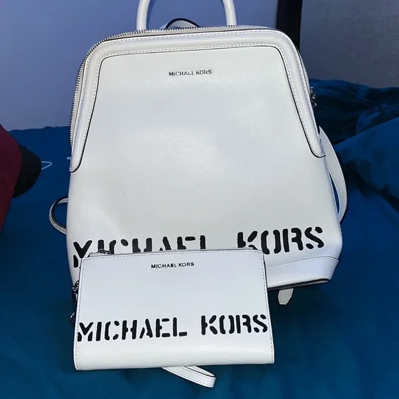 White Michael kors back bag/backpack with matching wallet Michael Kors Jaycee Mini XS Light Cream PVC Small Bookbag  main image 4